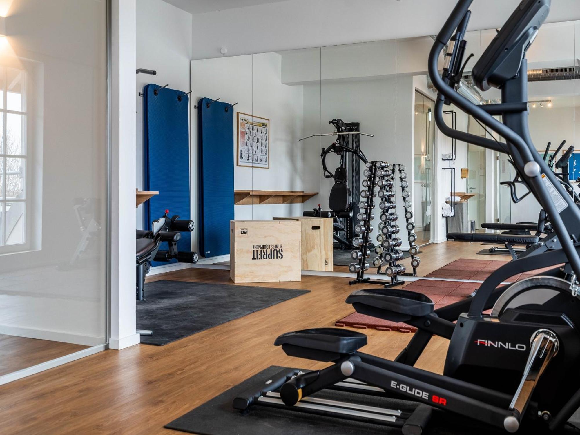 Reetland Am - Luxusplus Reetdachvilla Mit 4 Schlafzimmern, Aussensauna, Loungebereich Und Kamin G07 Dranske