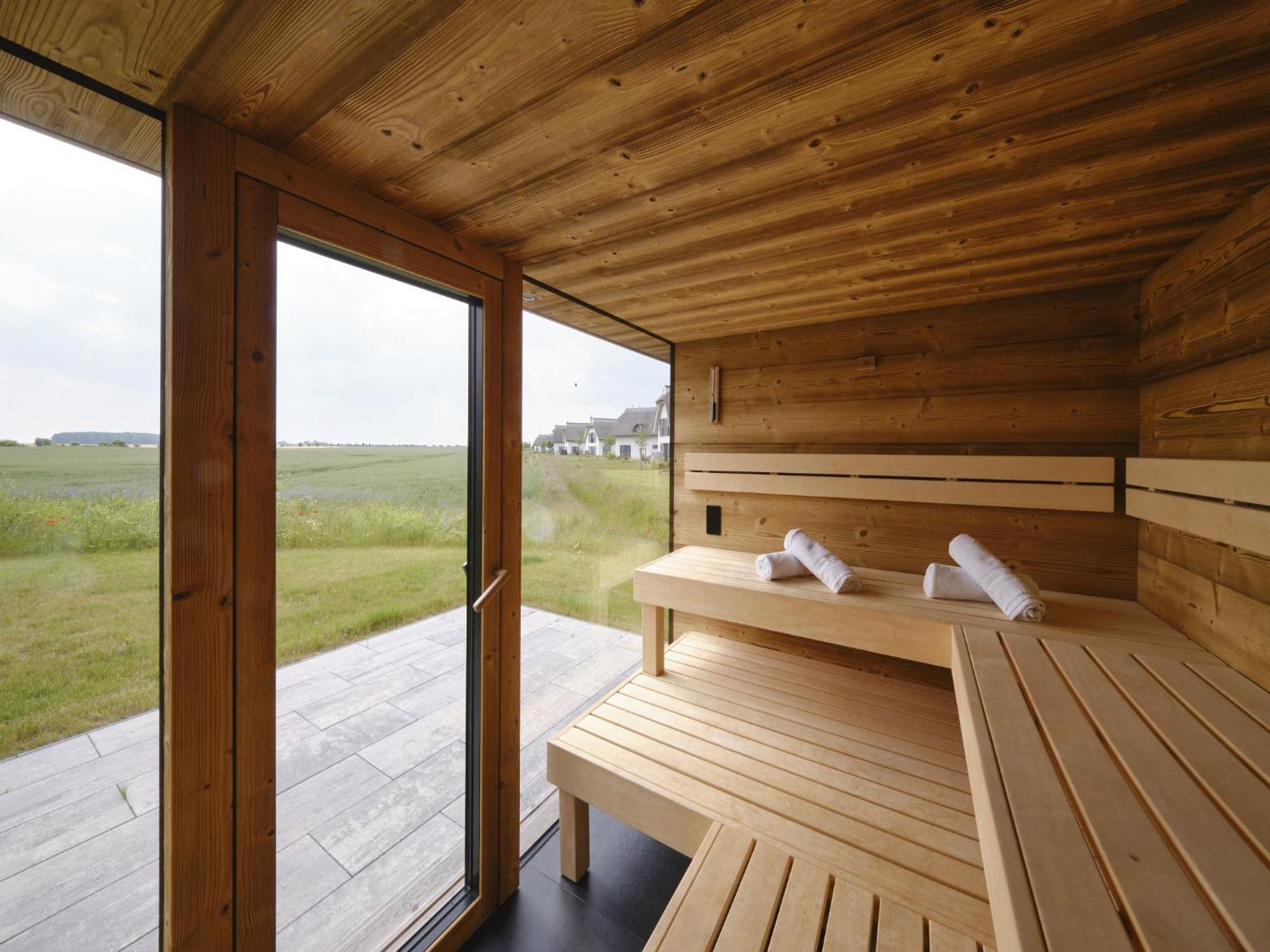 Villa Reetland Am - Luxusplus Reetdachvilla Mit 4 Schlafzimmern, Aussensauna, Loungebereich Und Kamin G07 Dranske
